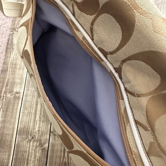 Coach signature Kyra Messenger Bag Crossbody EUC Style #16557 - Picture 7 of 12